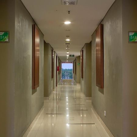 Primebiz Hotel Kuta Кута Экстерьер фото