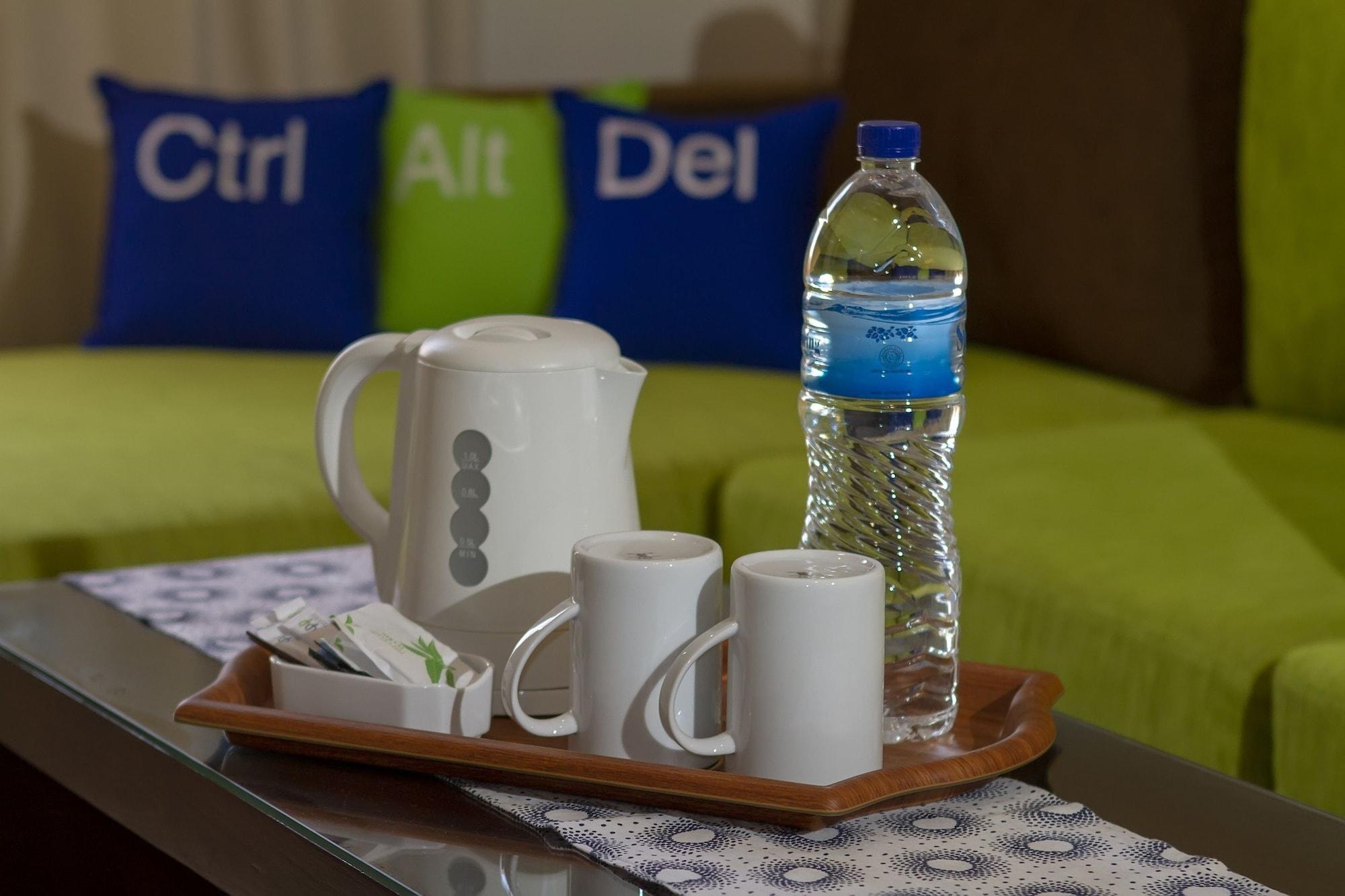 Primebiz Hotel Kuta Кута Экстерьер фото