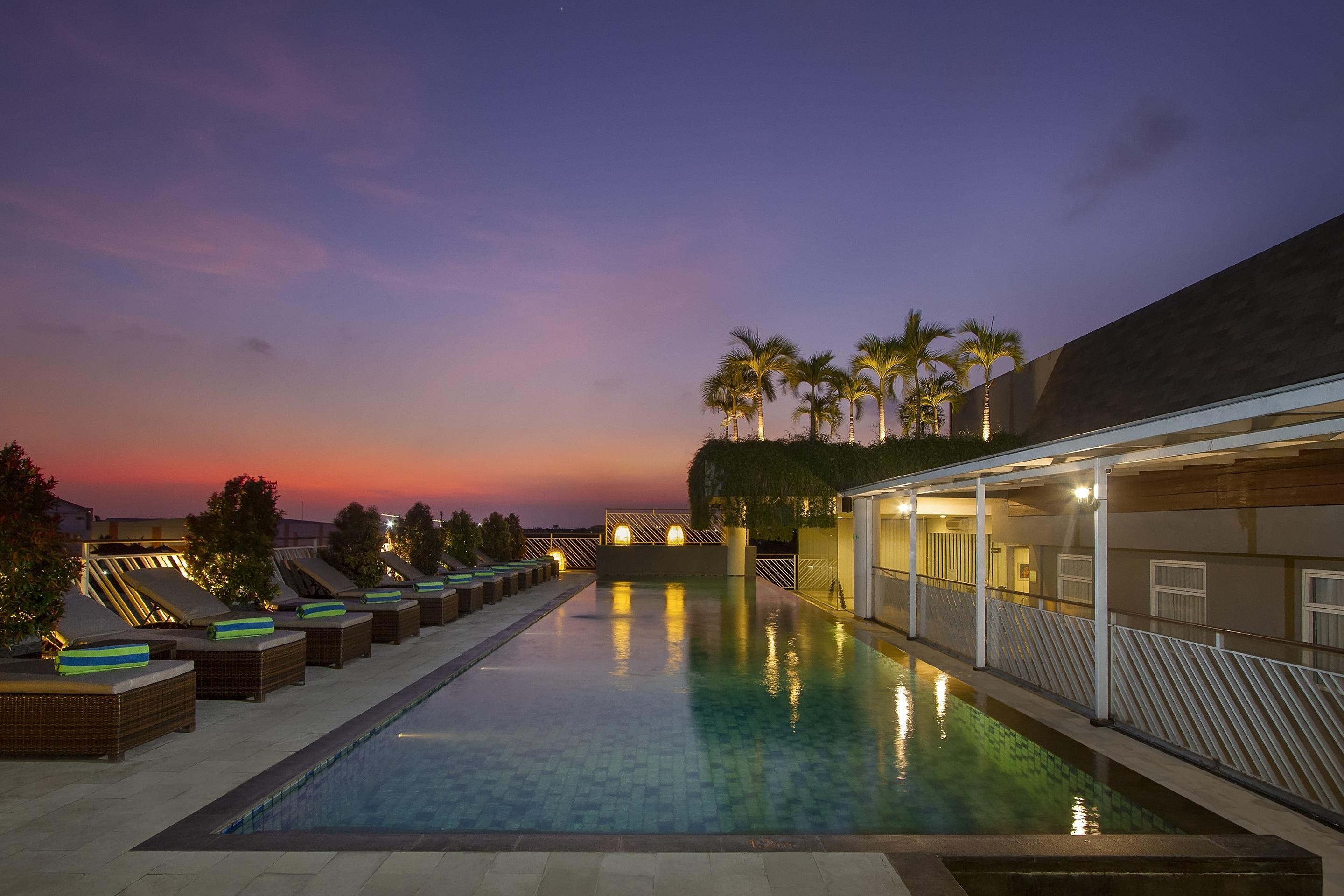 Primebiz Hotel Kuta Кута Экстерьер фото