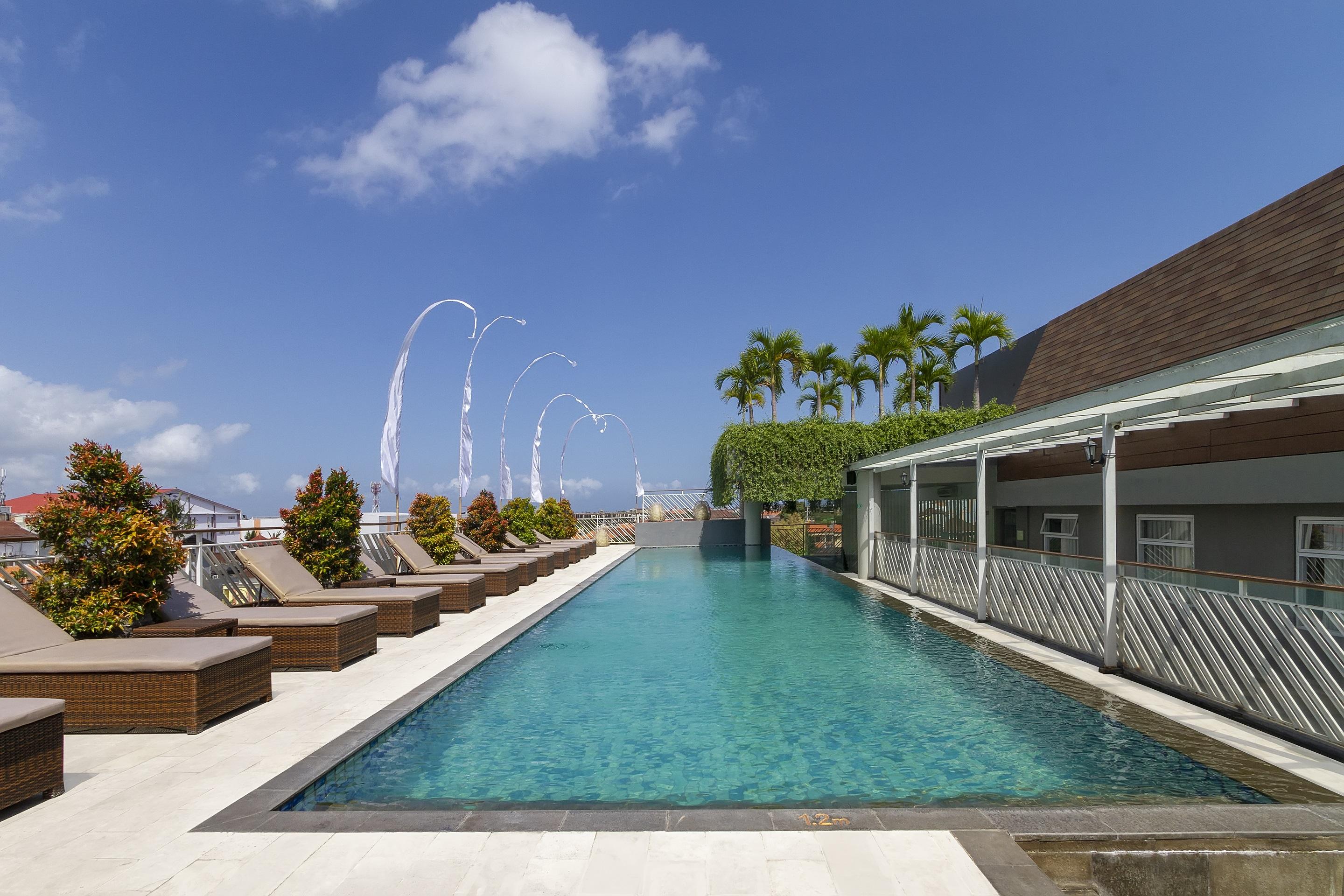 Primebiz Hotel Kuta Кута Экстерьер фото