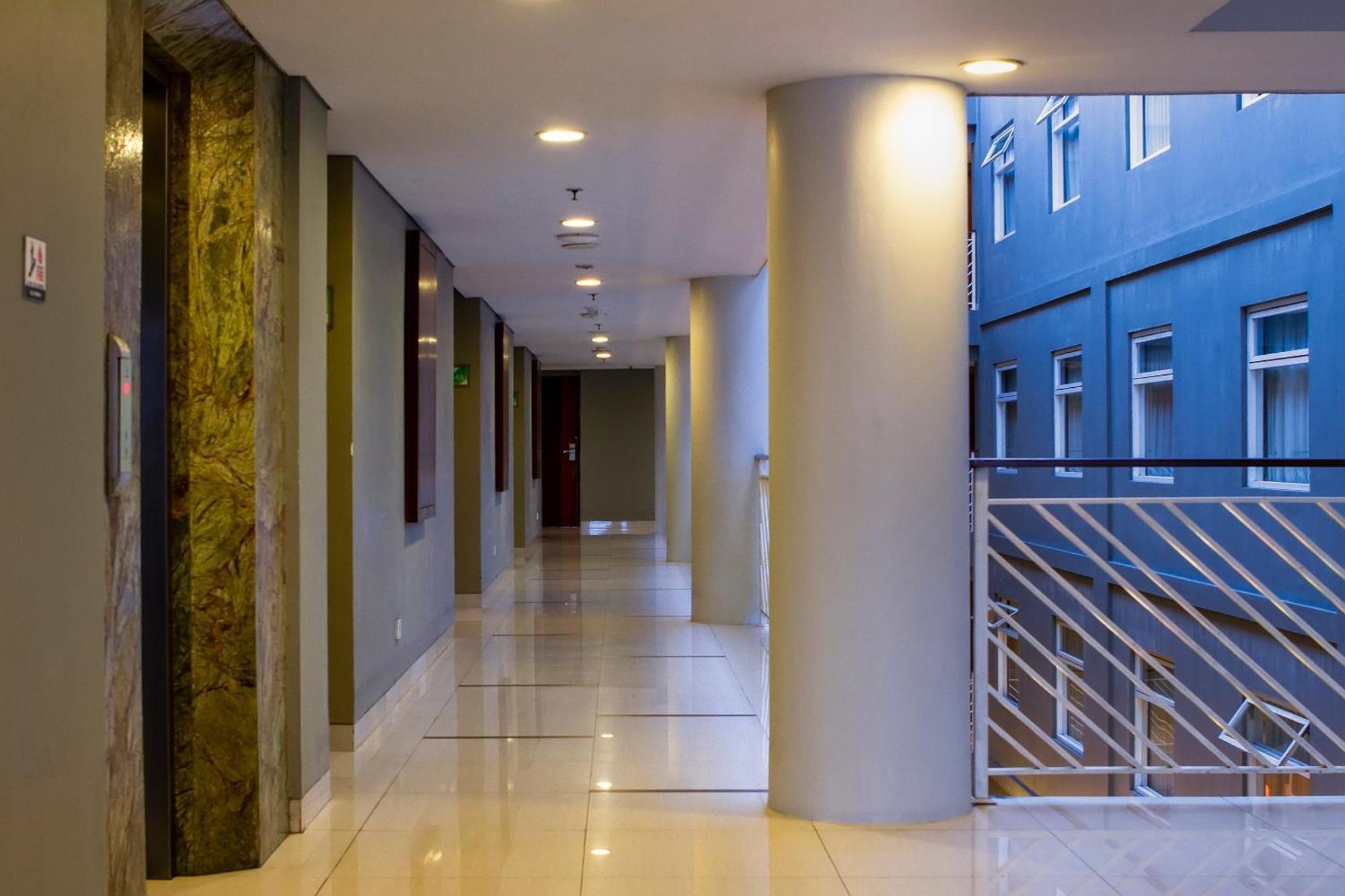 Primebiz Hotel Kuta Кута Экстерьер фото