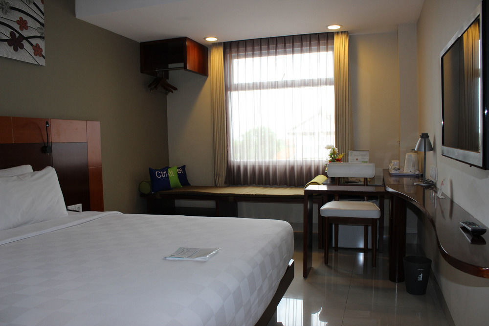 Primebiz Hotel Kuta Кута Экстерьер фото